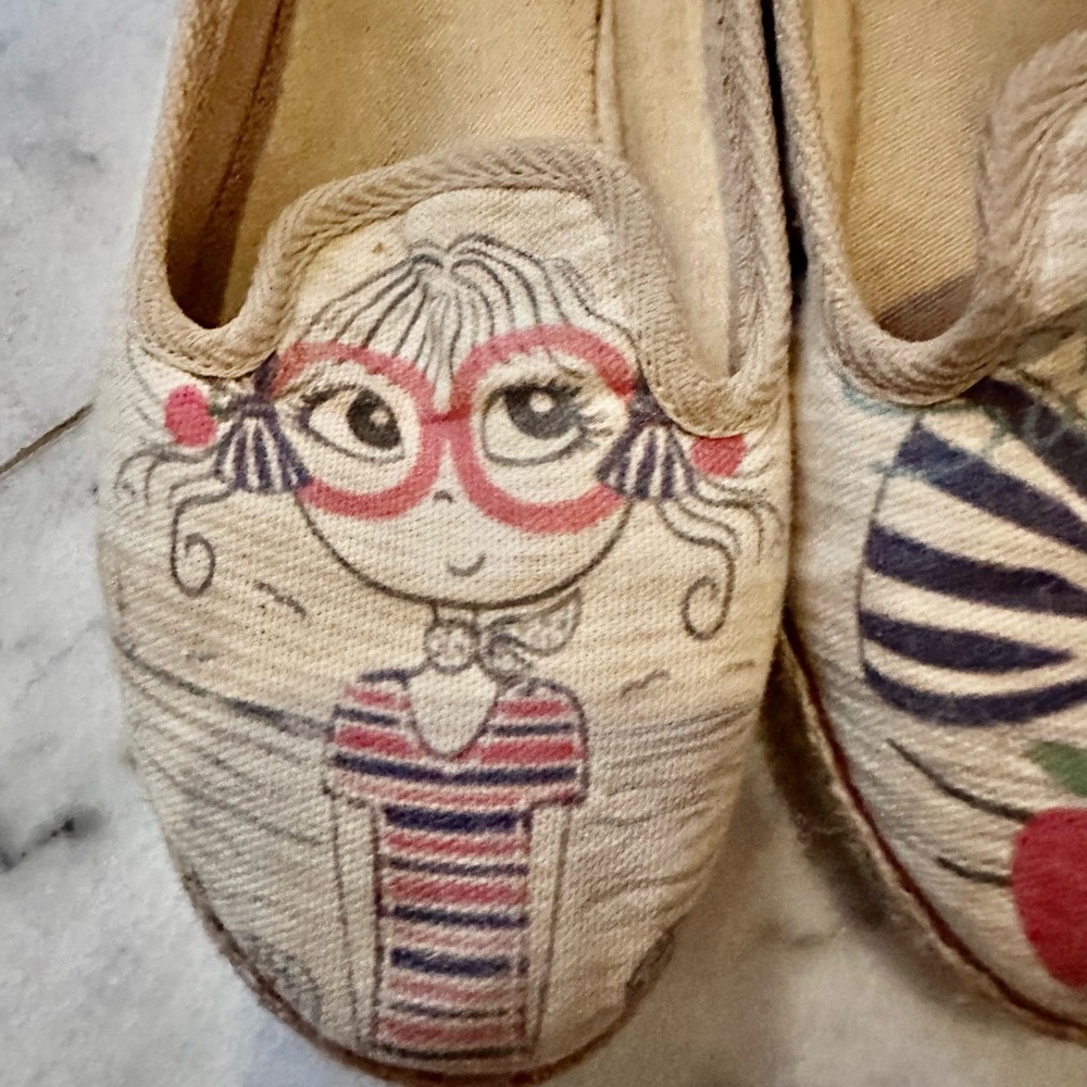 EUC Goby shoes size 37. Fits sz  6 1/2 Girl with glasses & cherries espadrilles - Picture 2 of 5